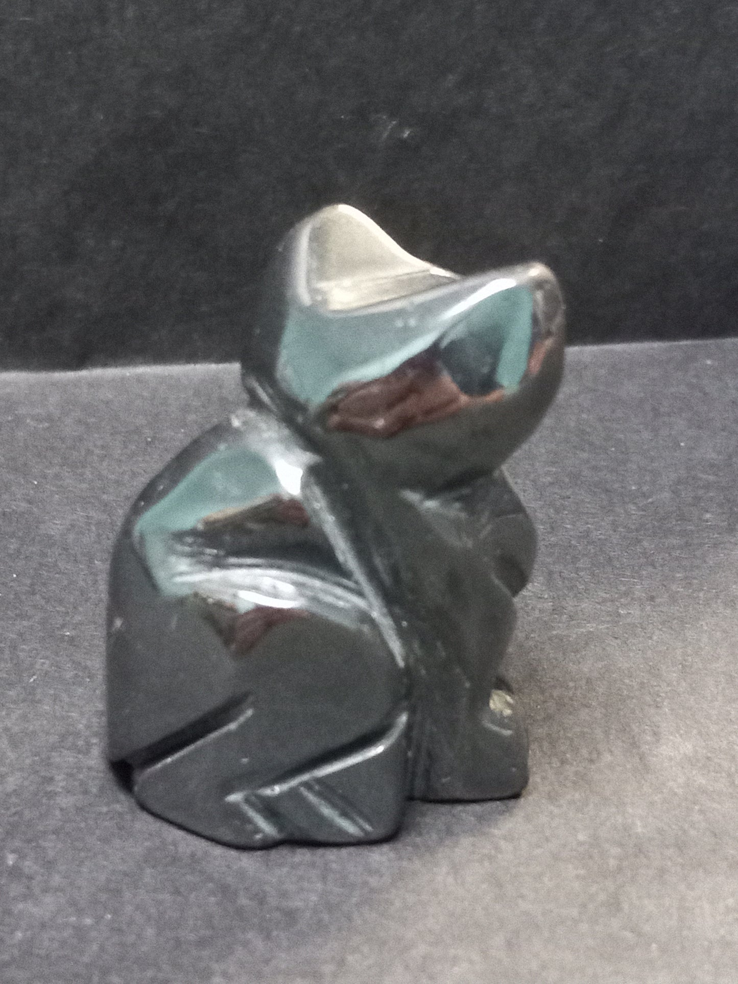 Hematite Kitty Carving