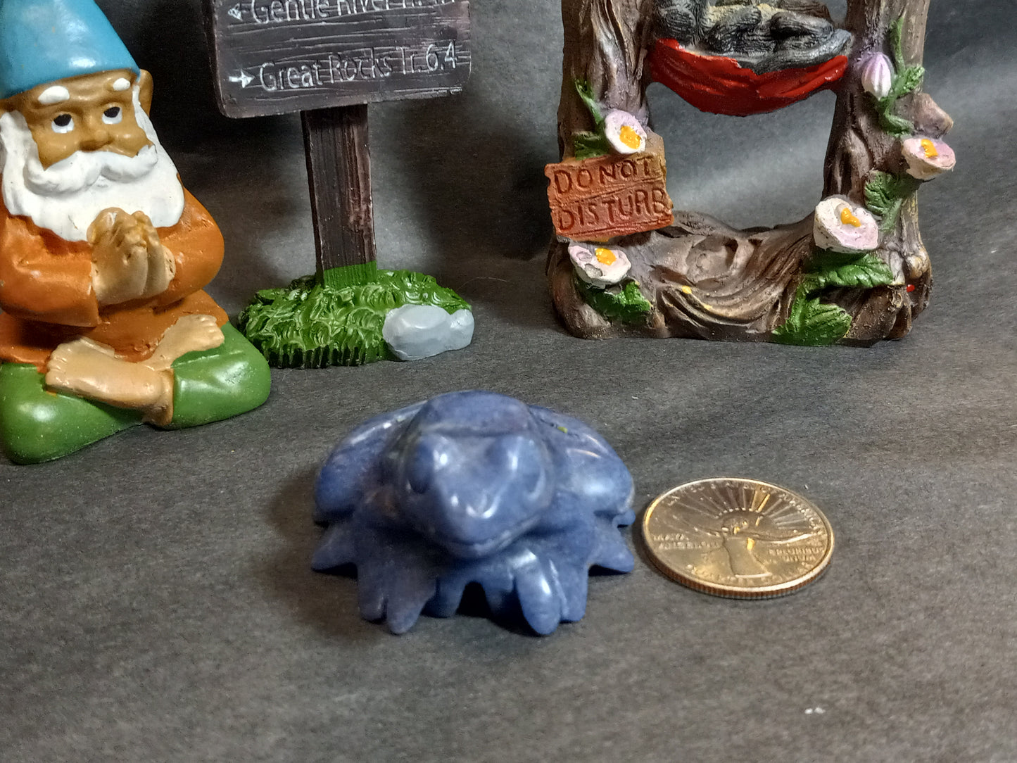 Sodalite Frog Carving