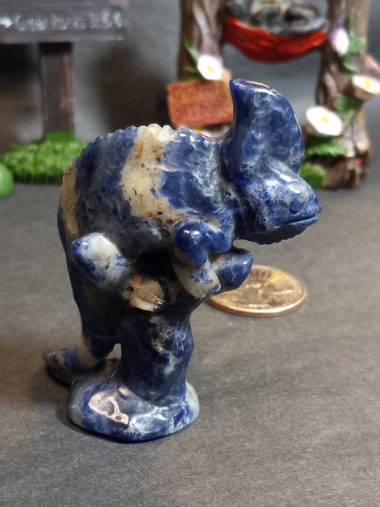 Sodalite Iguana Carving