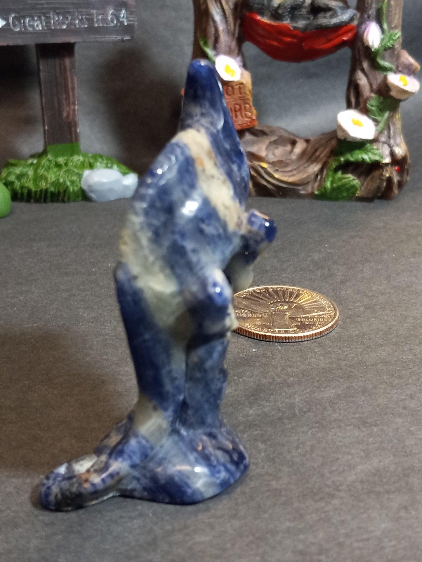 Sodalite Iguana Carving